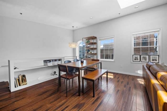 354 3RD ST Unit: 4