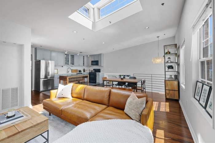 354 3RD ST Unit: 4