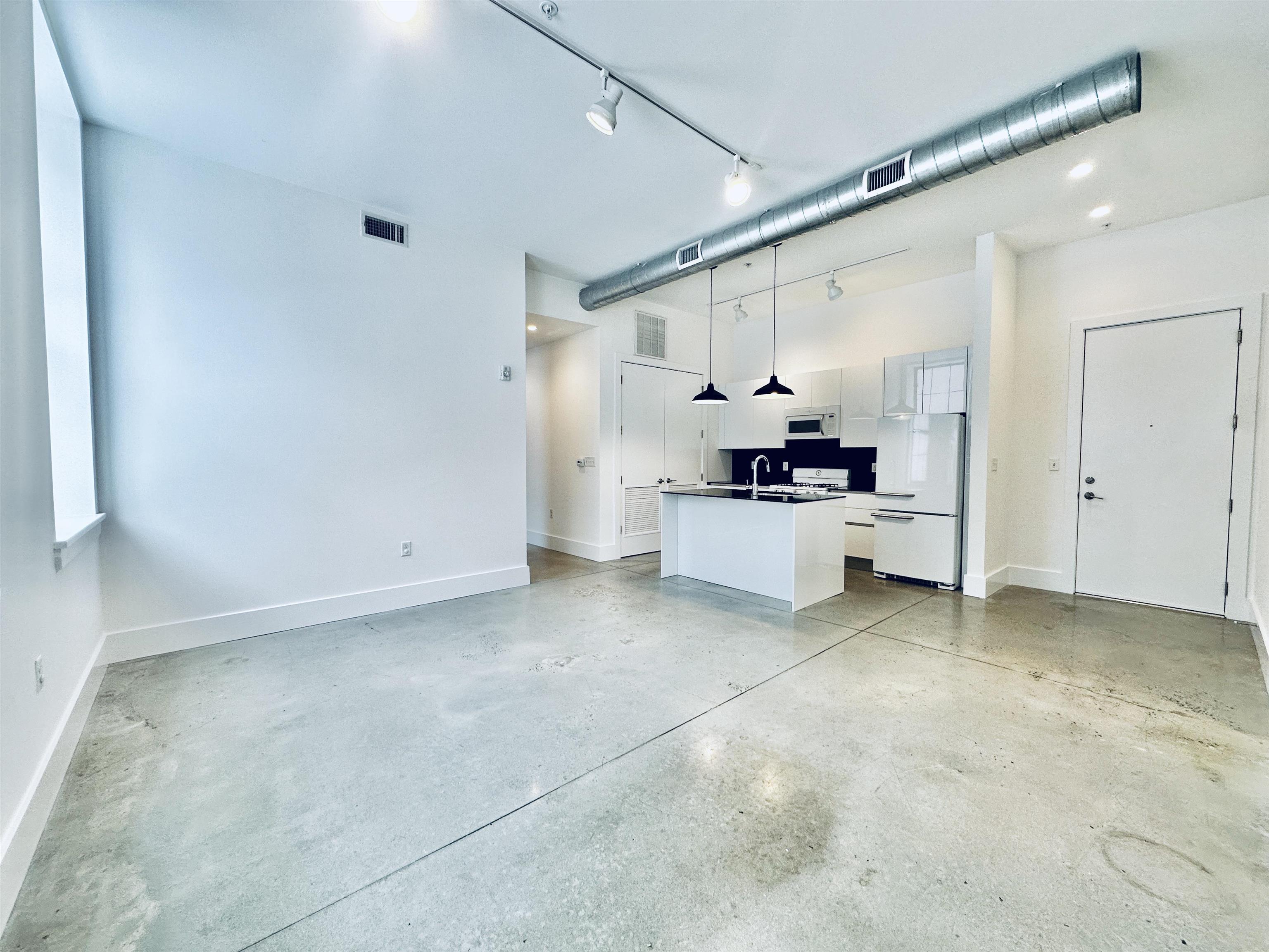 8 ERIE ST Unit: 306