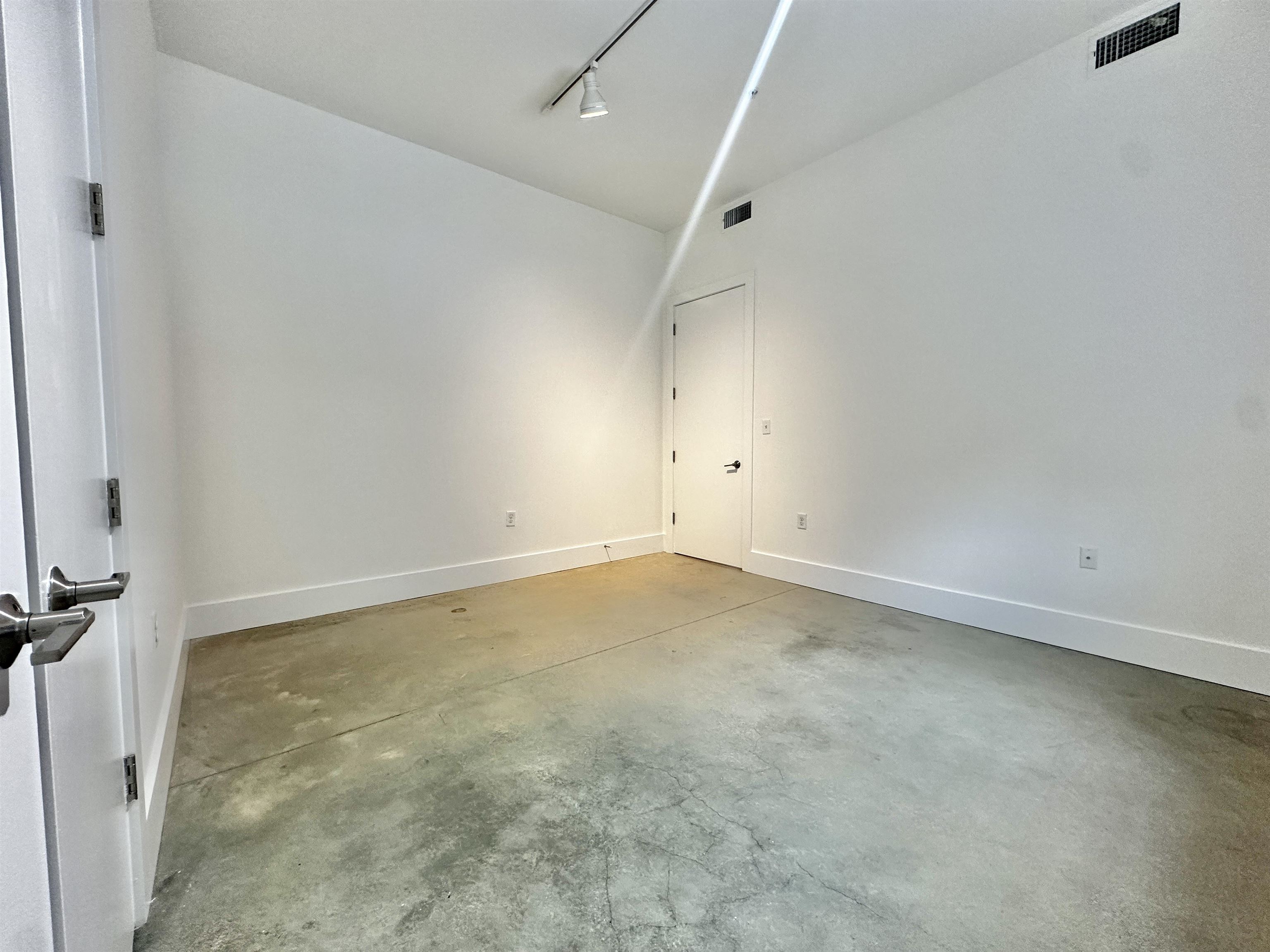 8 ERIE ST Unit: 306