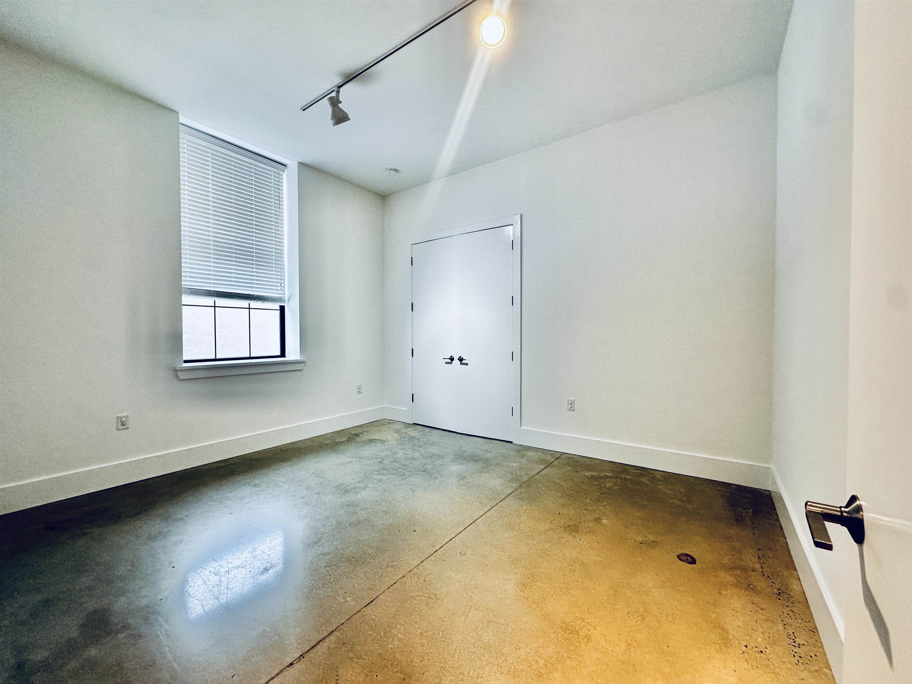 8 ERIE ST Unit: 306
