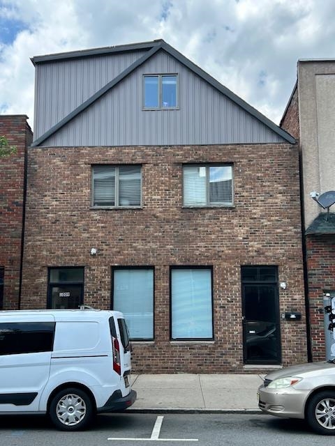 1009 BROADWAY Unit: front