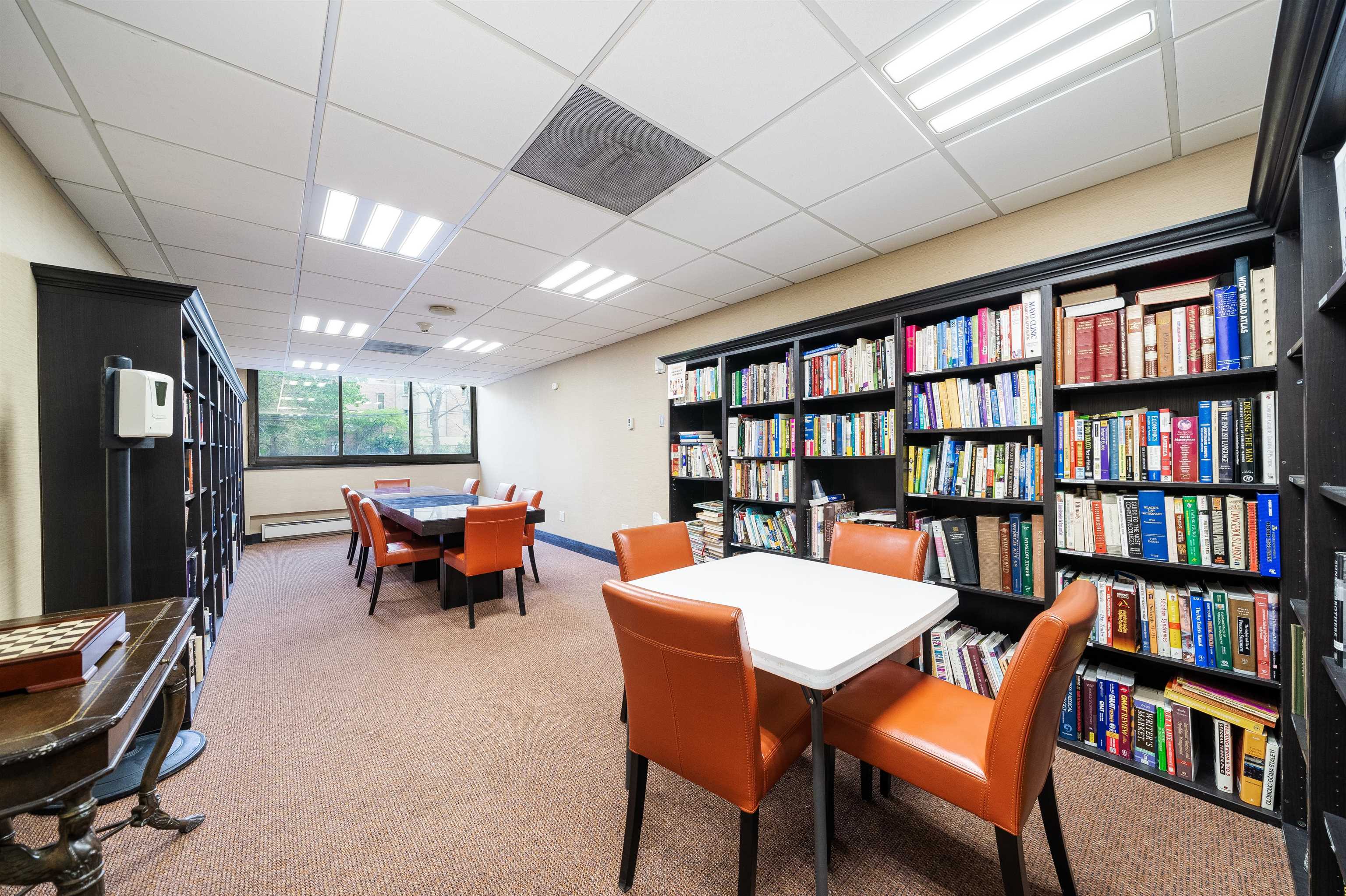 250 GORGE RD Unit: 14J