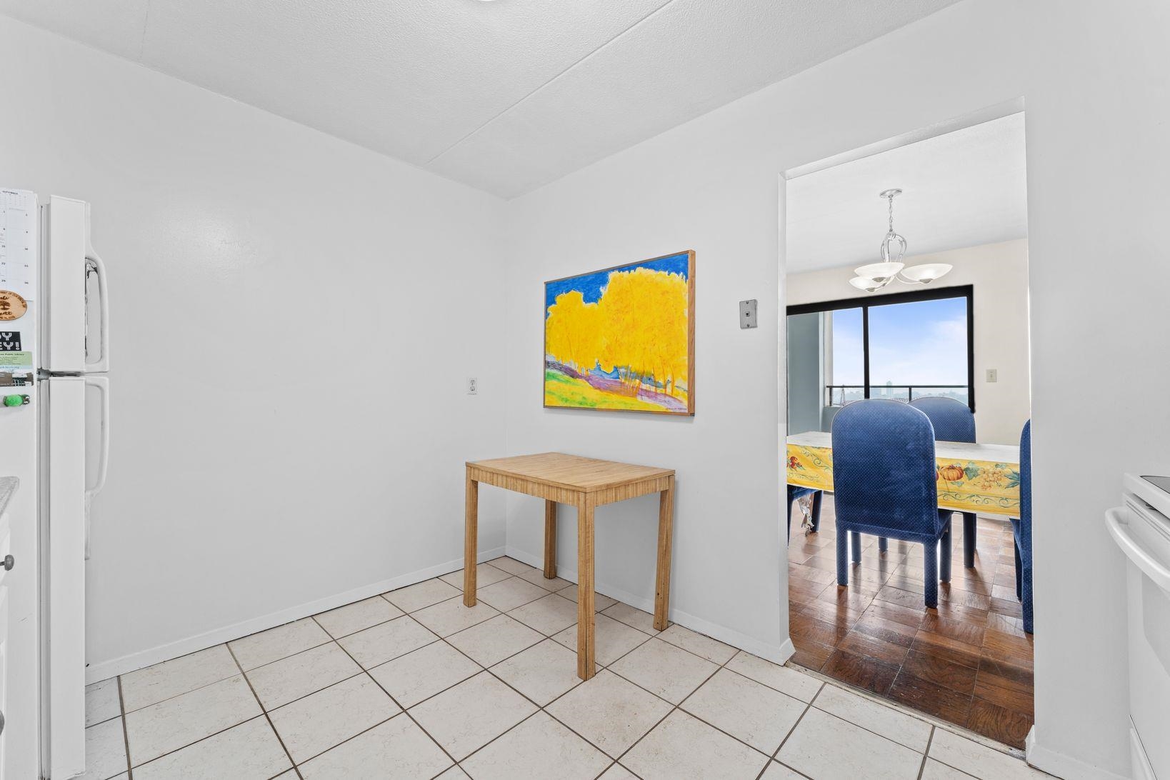 250 GORGE RD Unit: 14J