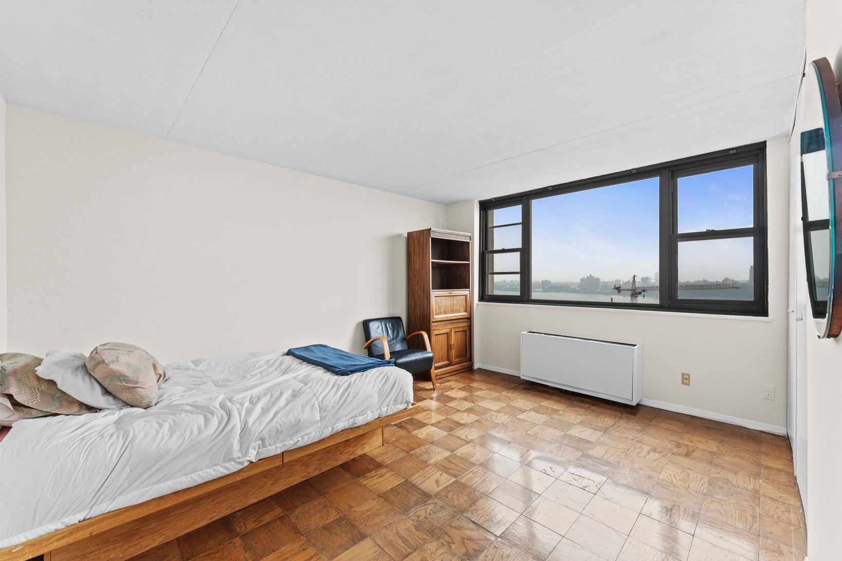 250 GORGE RD Unit: 14J
