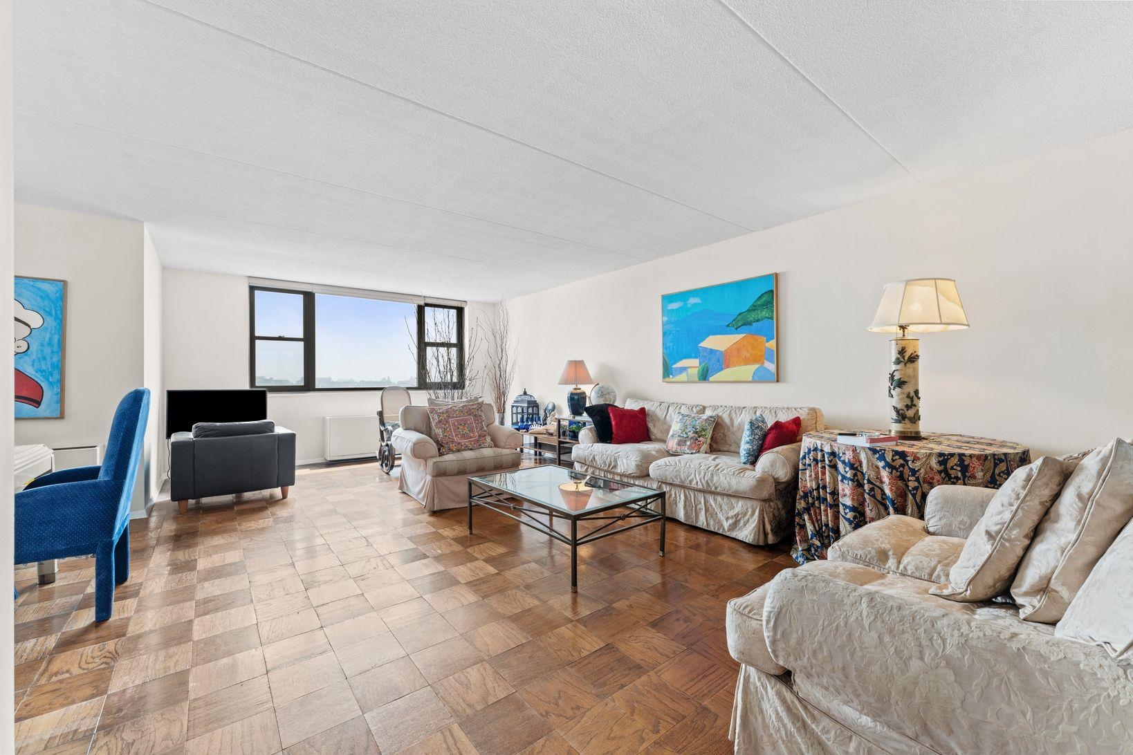 250 GORGE RD Unit: 14J