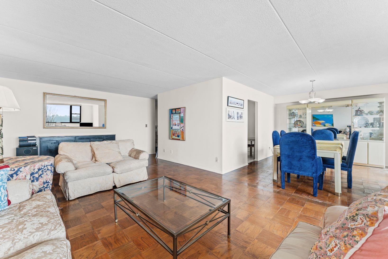 250 GORGE RD Unit: 14J