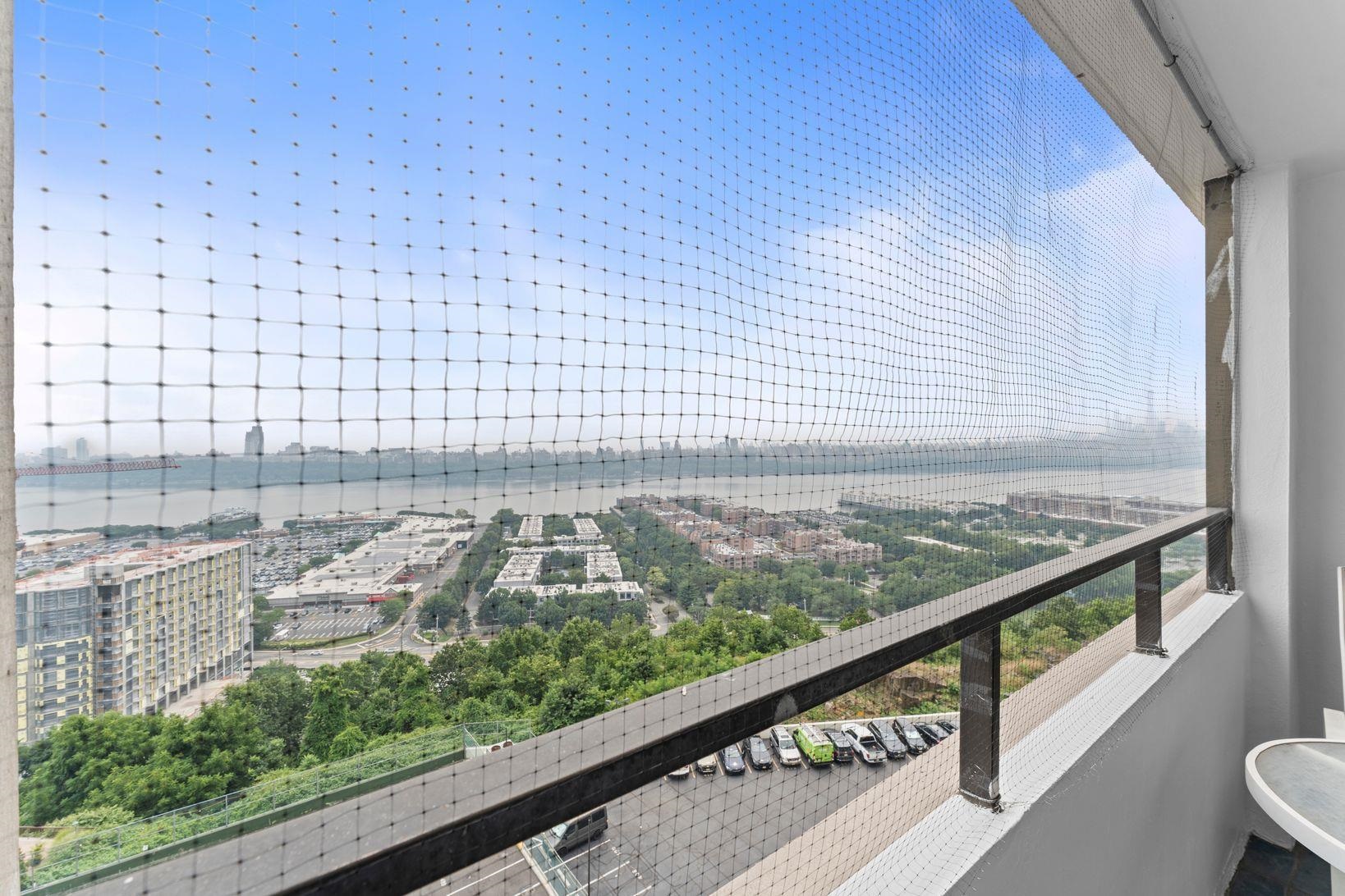 250 GORGE RD Unit: 14J