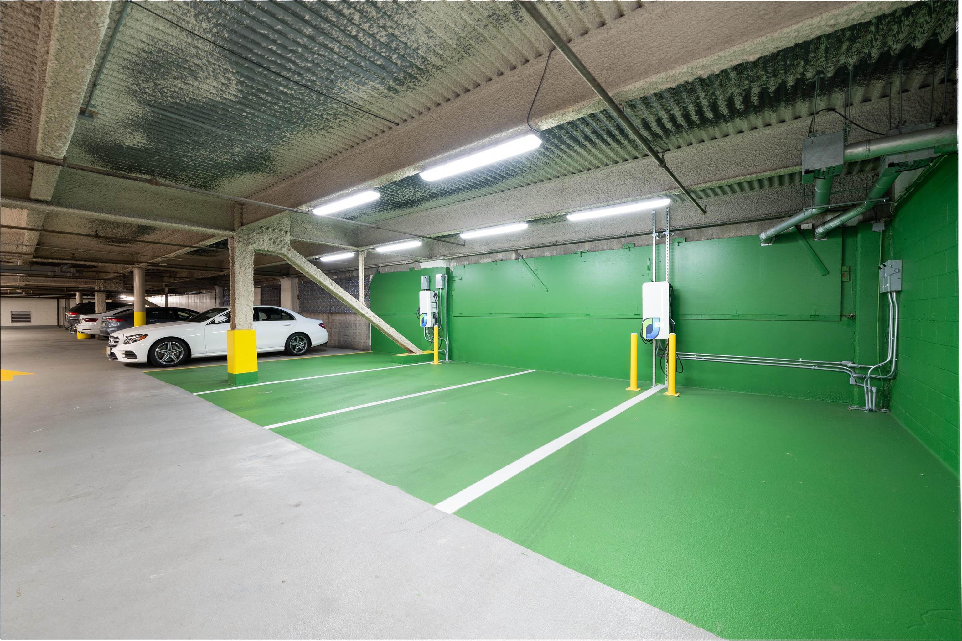 250 GORGE RD Unit: 14J