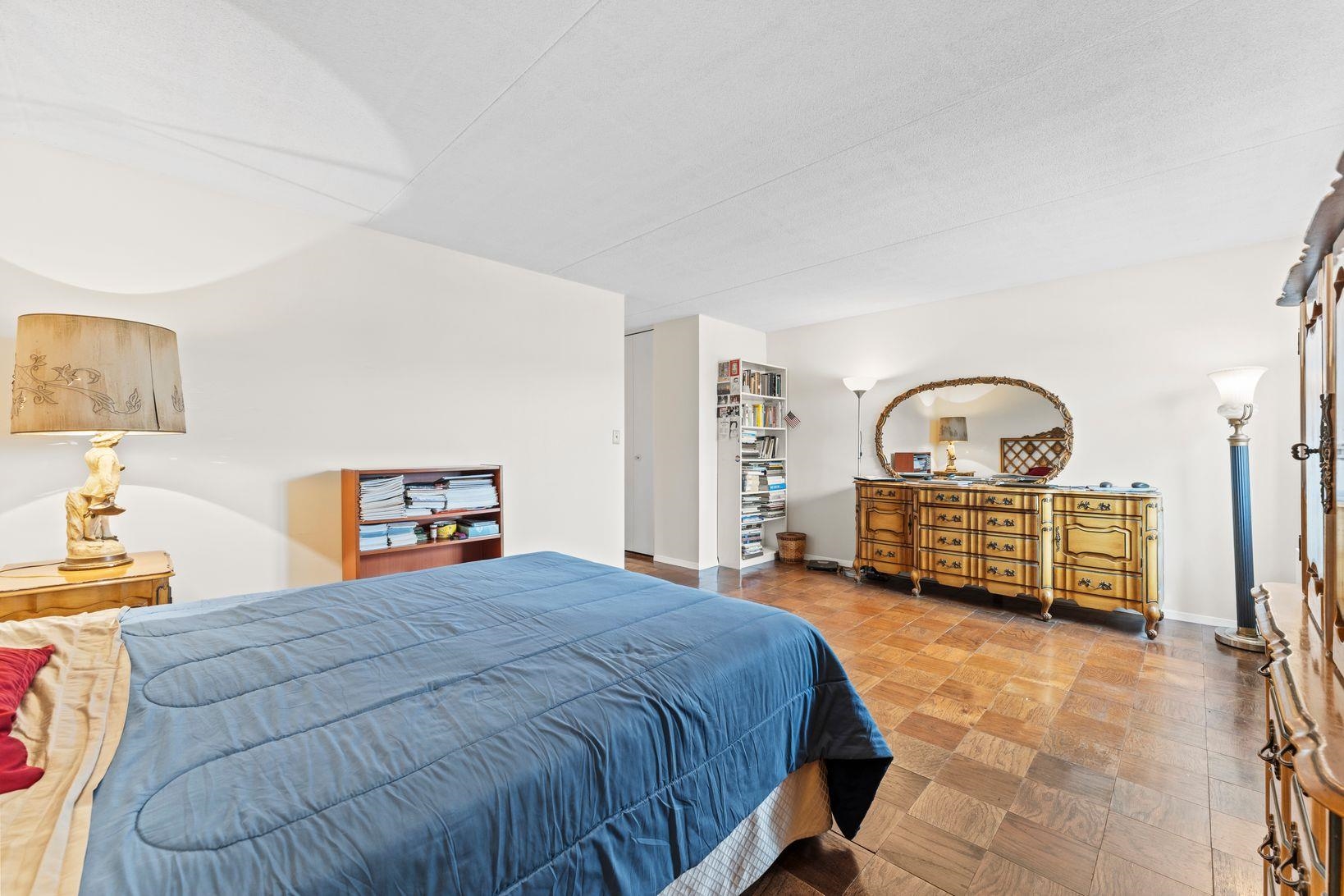 250 GORGE RD Unit: 14J
