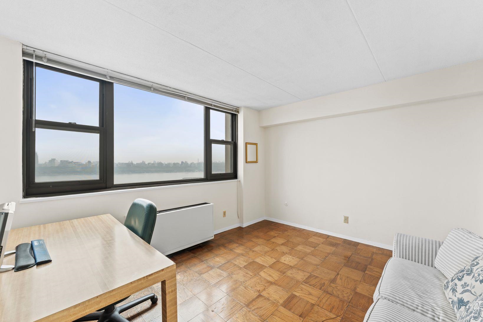 250 GORGE RD Unit: 14J
