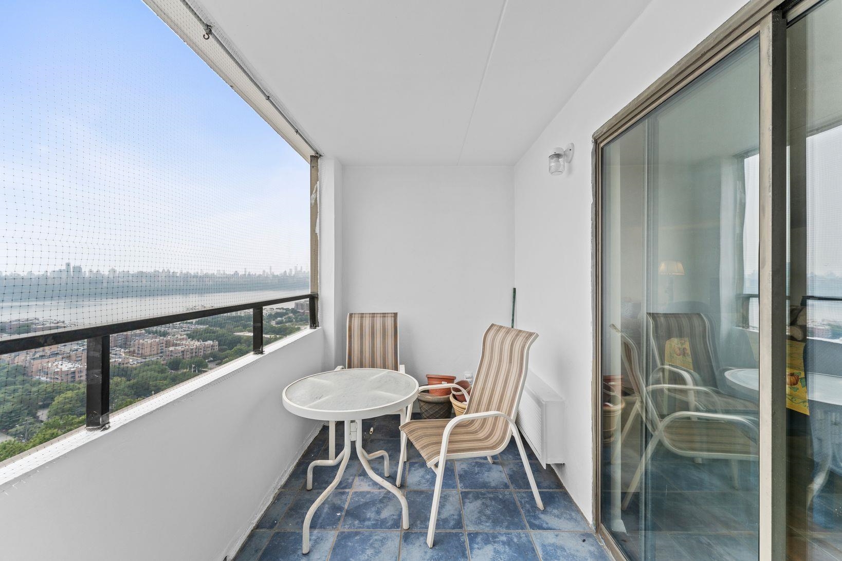 250 GORGE RD Unit: 14J