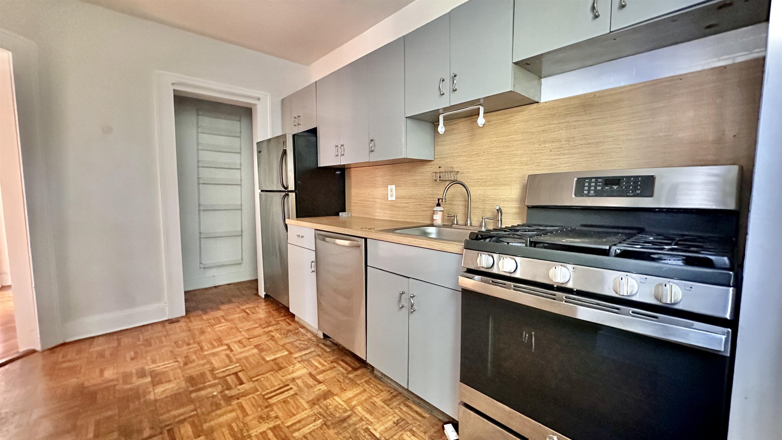 75 FAIRVIEW AVE Unit: 34