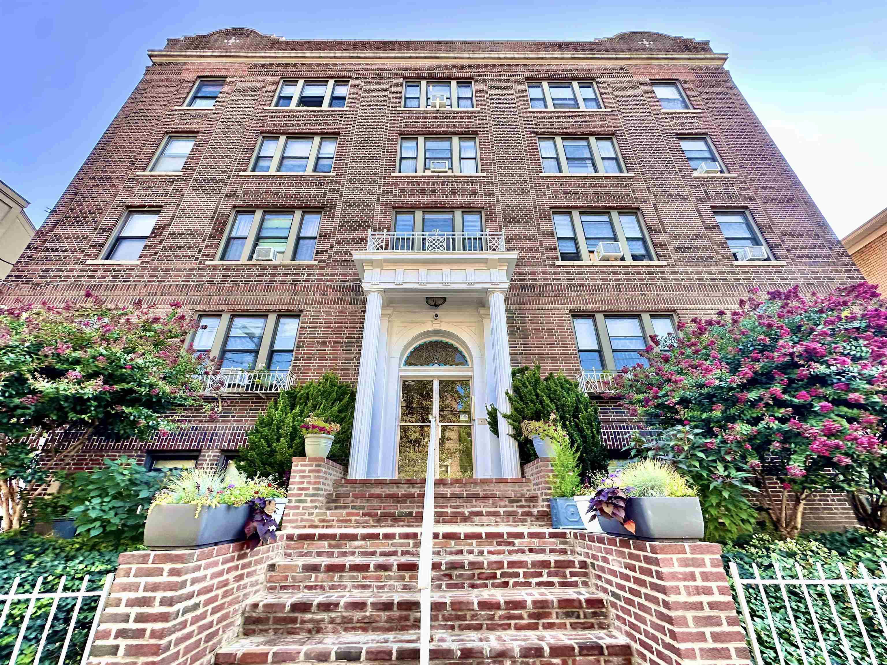 75 FAIRVIEW AVE Unit: 34