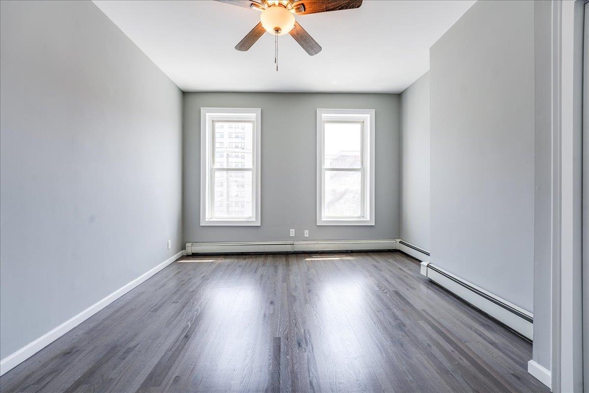 402 GRAND ST Unit: 3S / 302