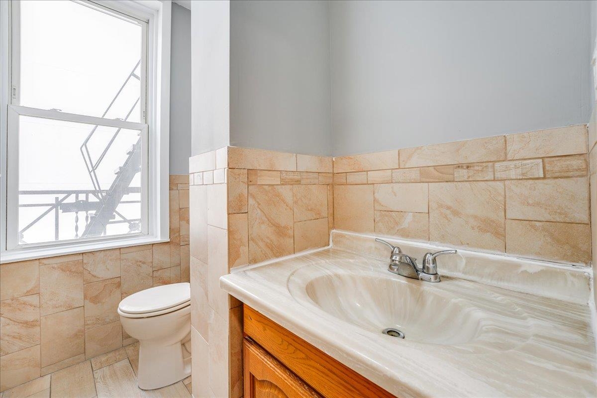 402 GRAND ST Unit: 3S / 302