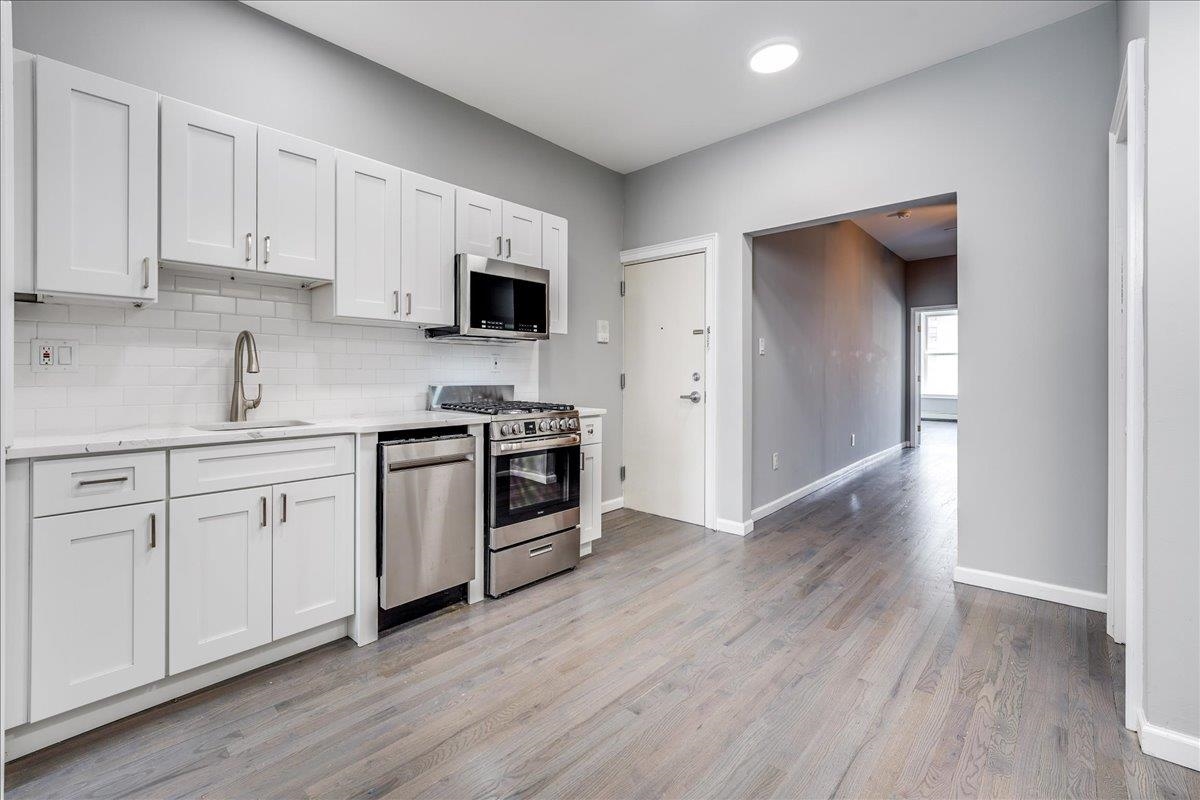 402 GRAND ST Unit: 3S / 302