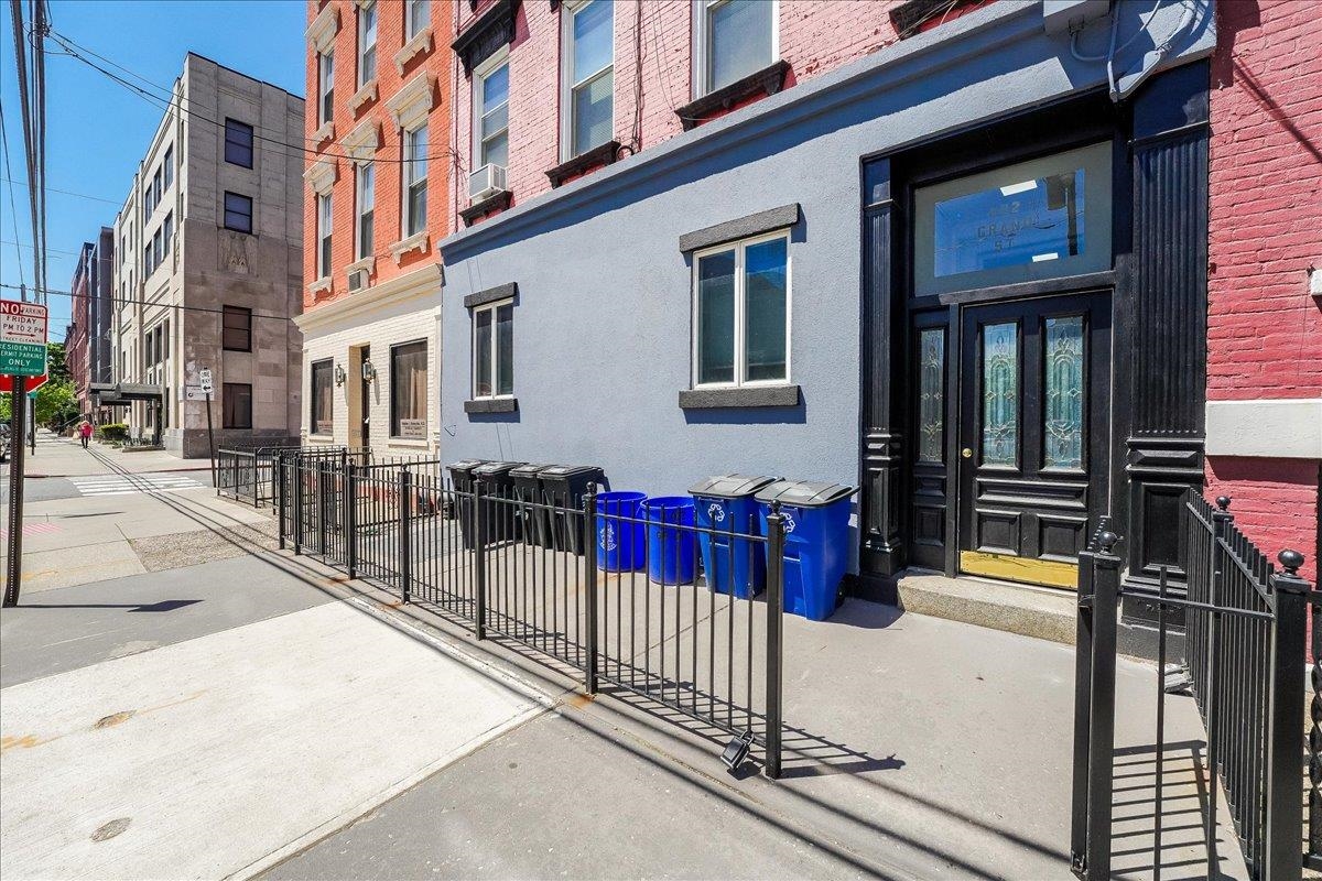 402 GRAND ST Unit: 3S / 302