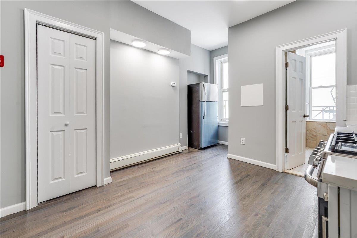 402 GRAND ST Unit: 3S / 302