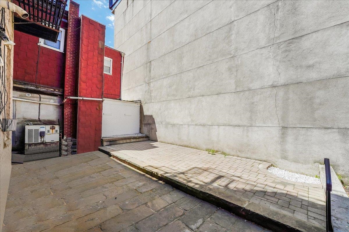 402 GRAND ST Unit: 3S / 302
