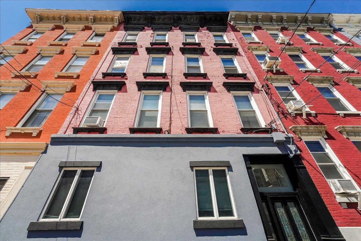 402 GRAND ST Unit: 3S / 302