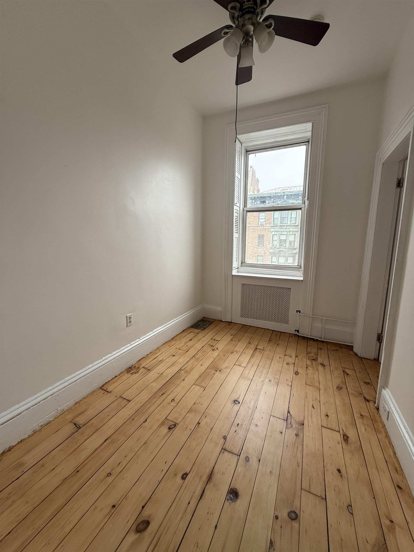 1002 WASHINGTON ST Unit: 4