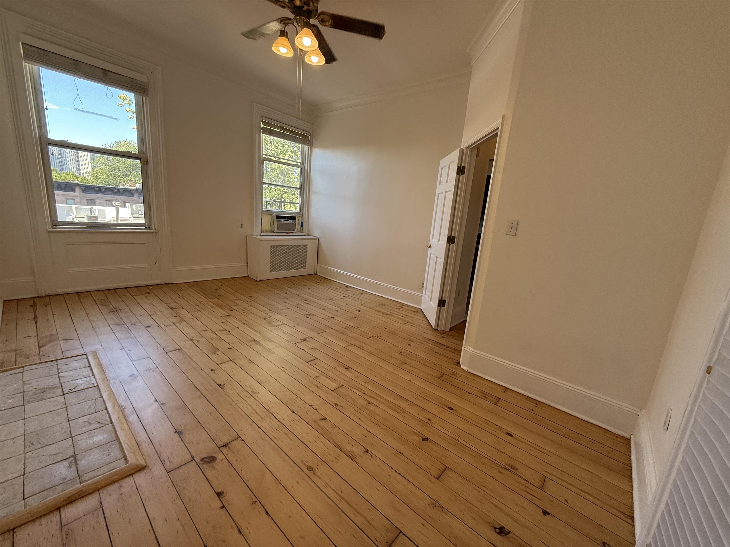 1002 WASHINGTON ST Unit: 4