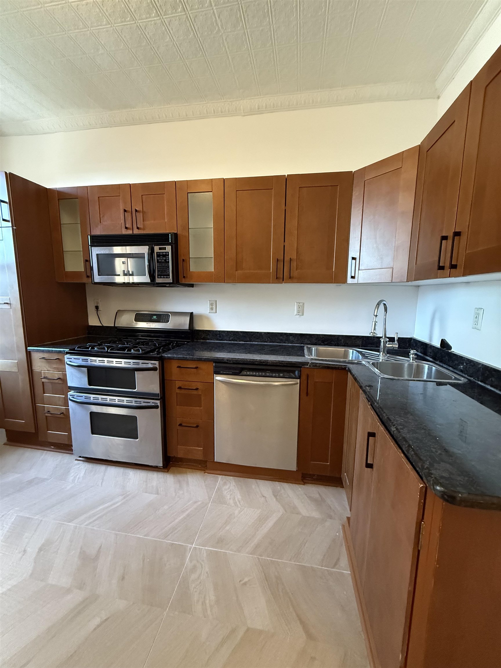 1002 WASHINGTON ST Unit: 4