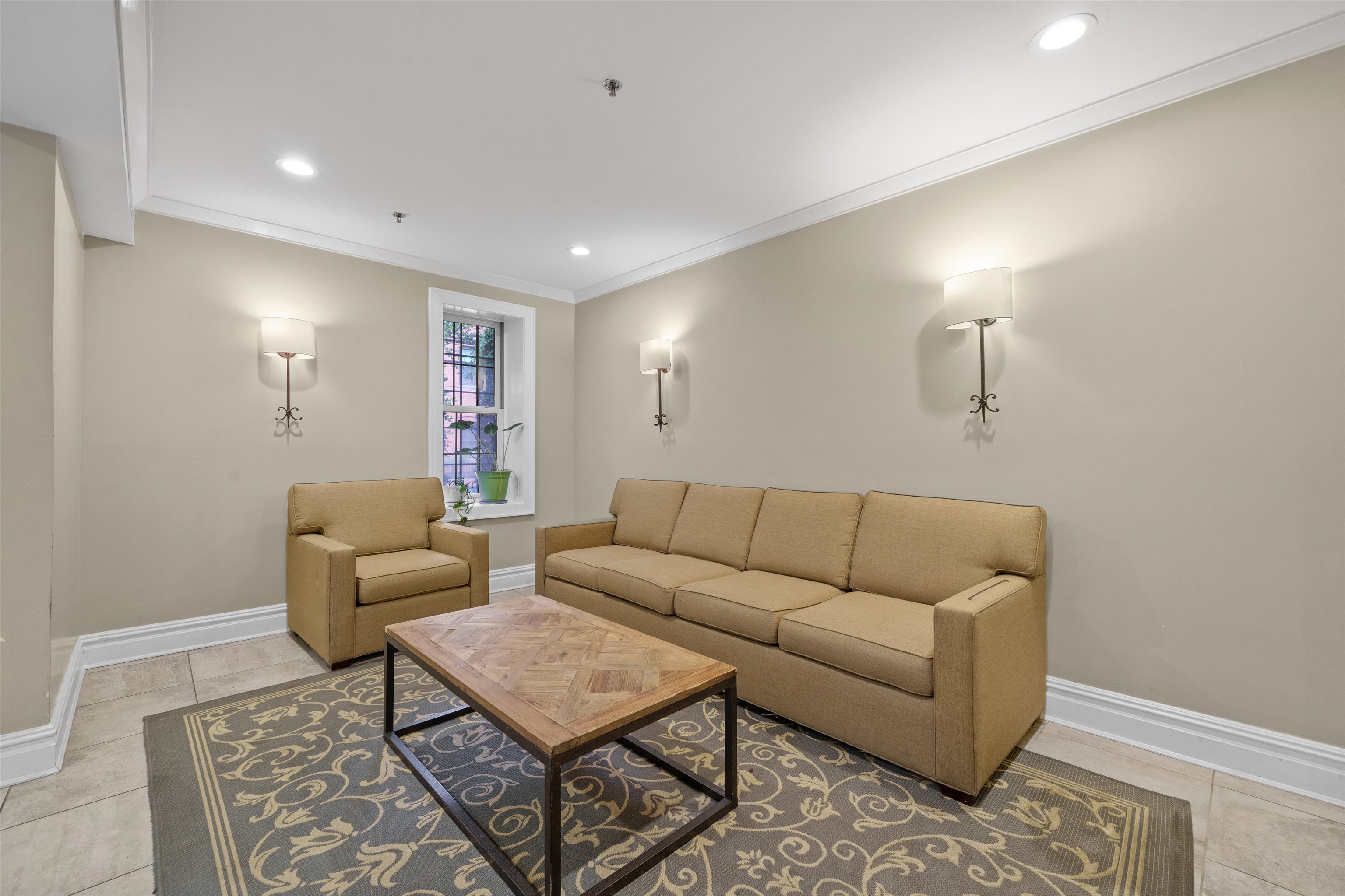 904 JEFFERSON ST Unit: 5I