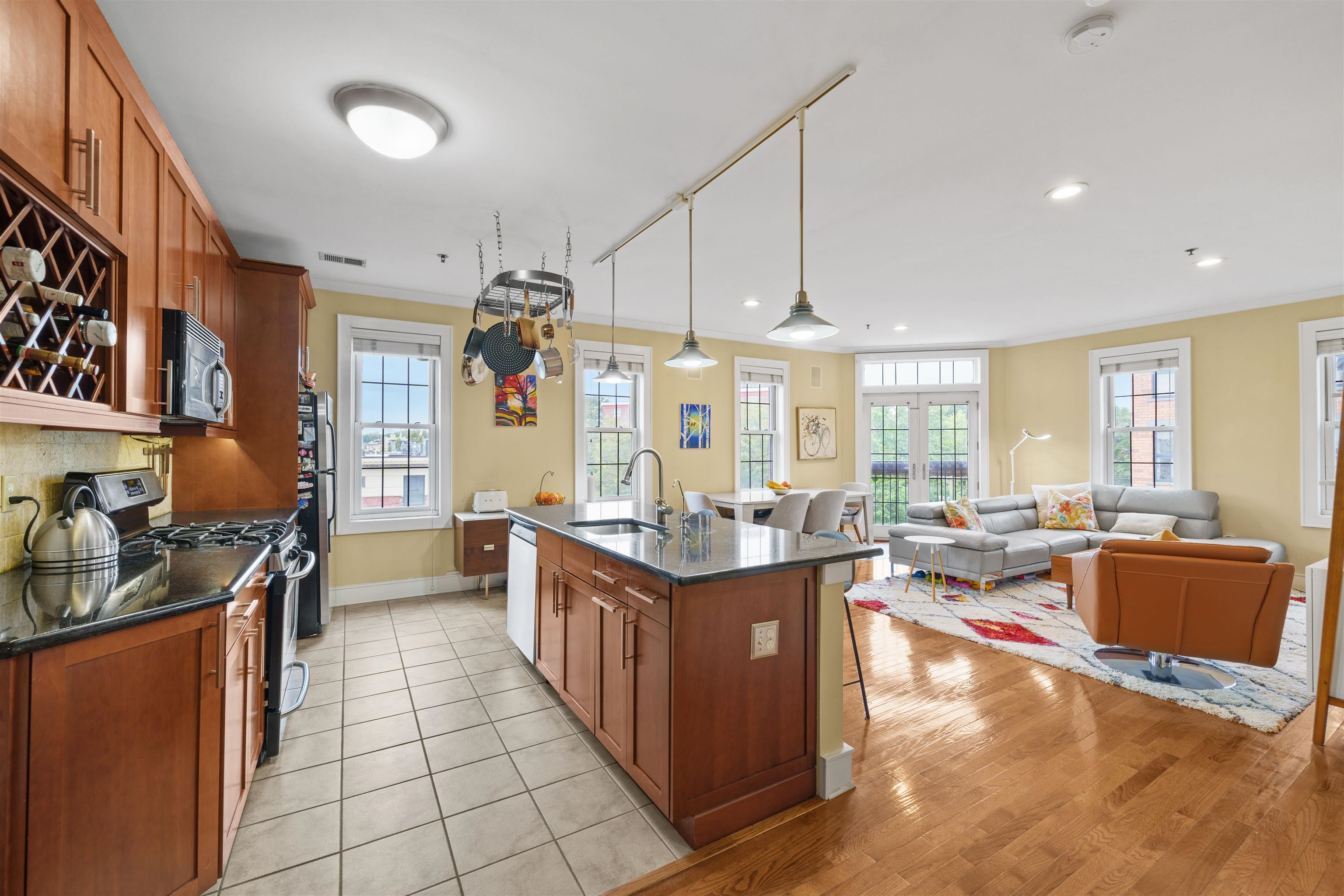 904 JEFFERSON ST Unit: 5I