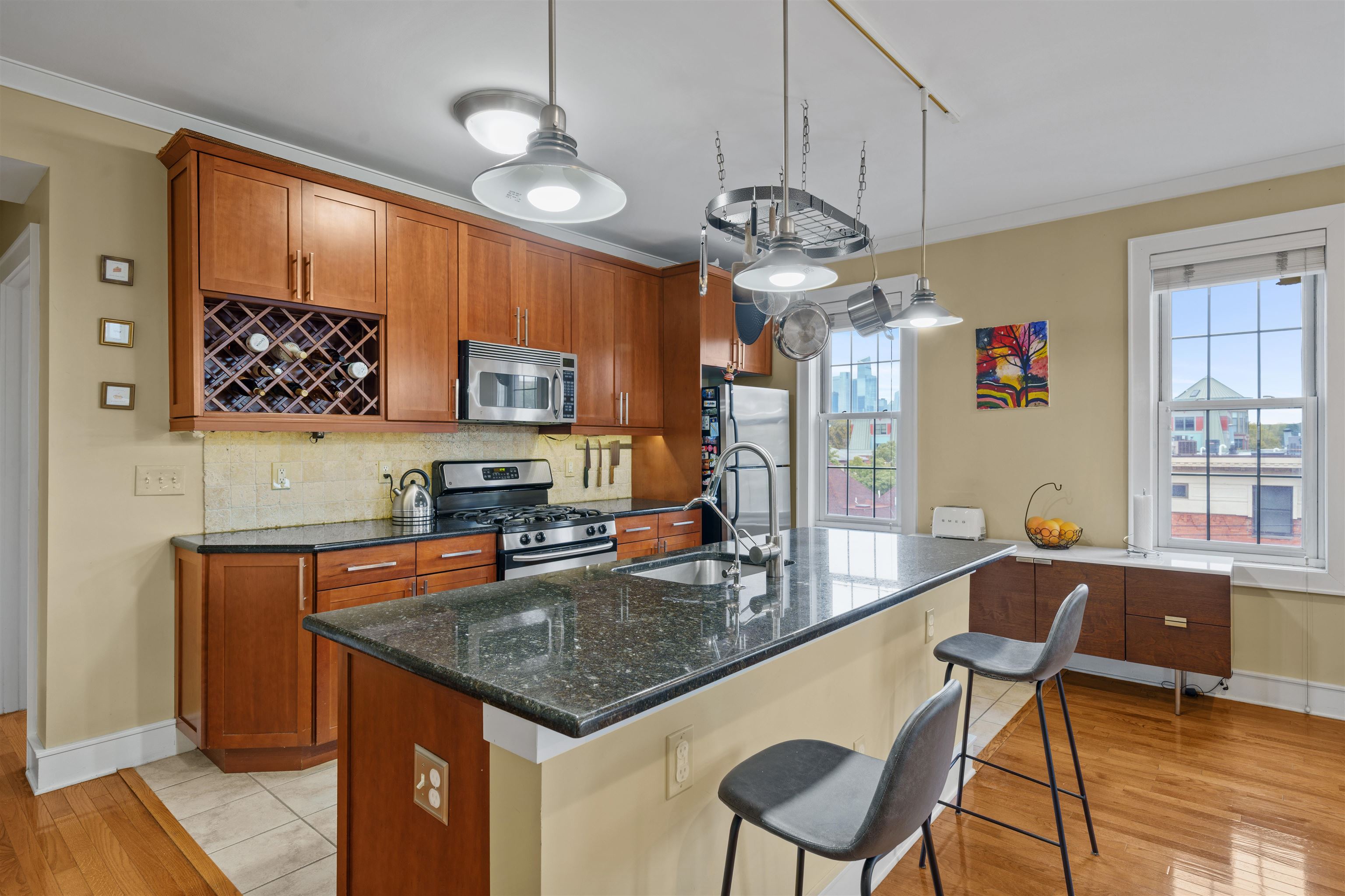 904 JEFFERSON ST Unit: 5I