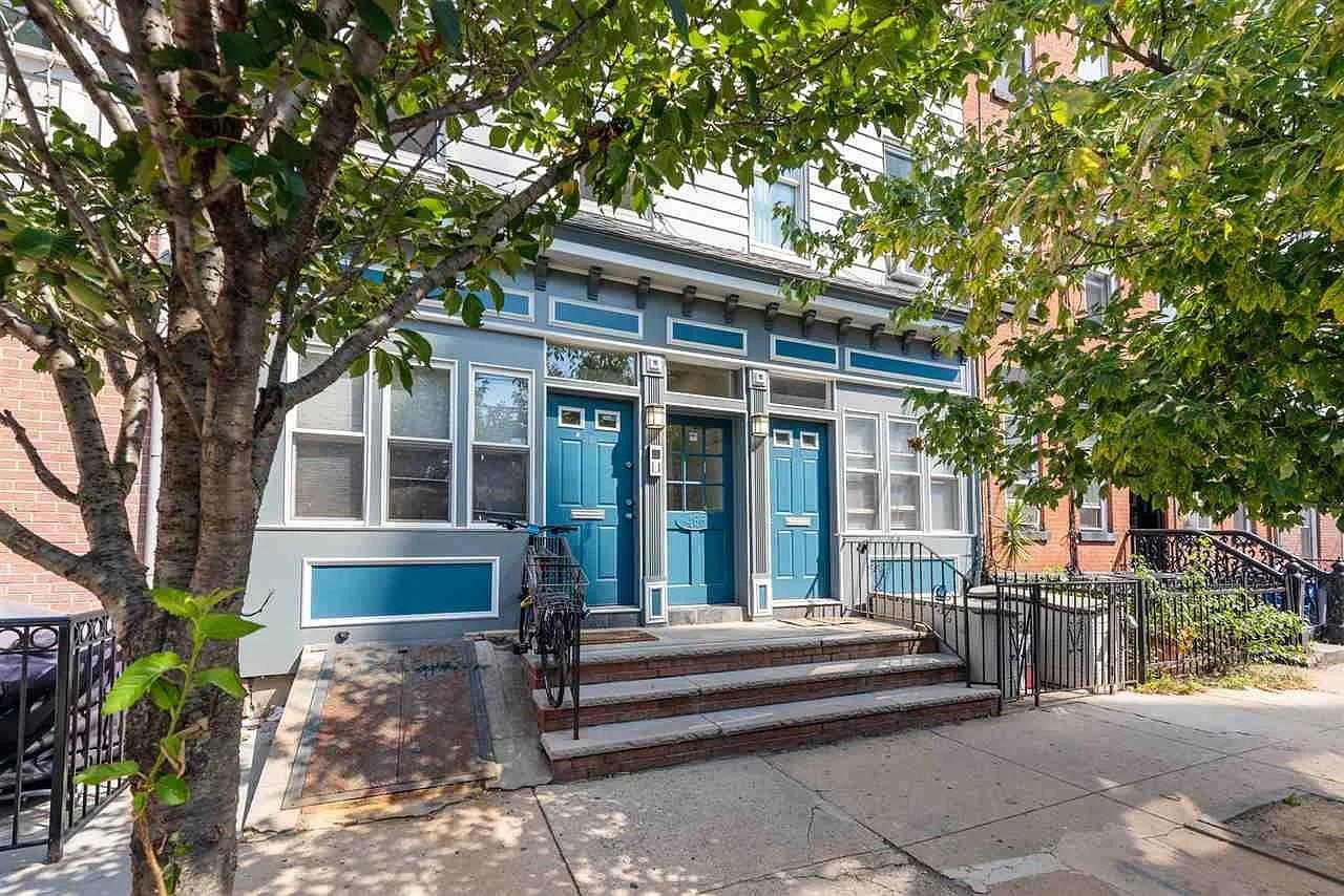 466 MONMOUTH ST Unit: 3R