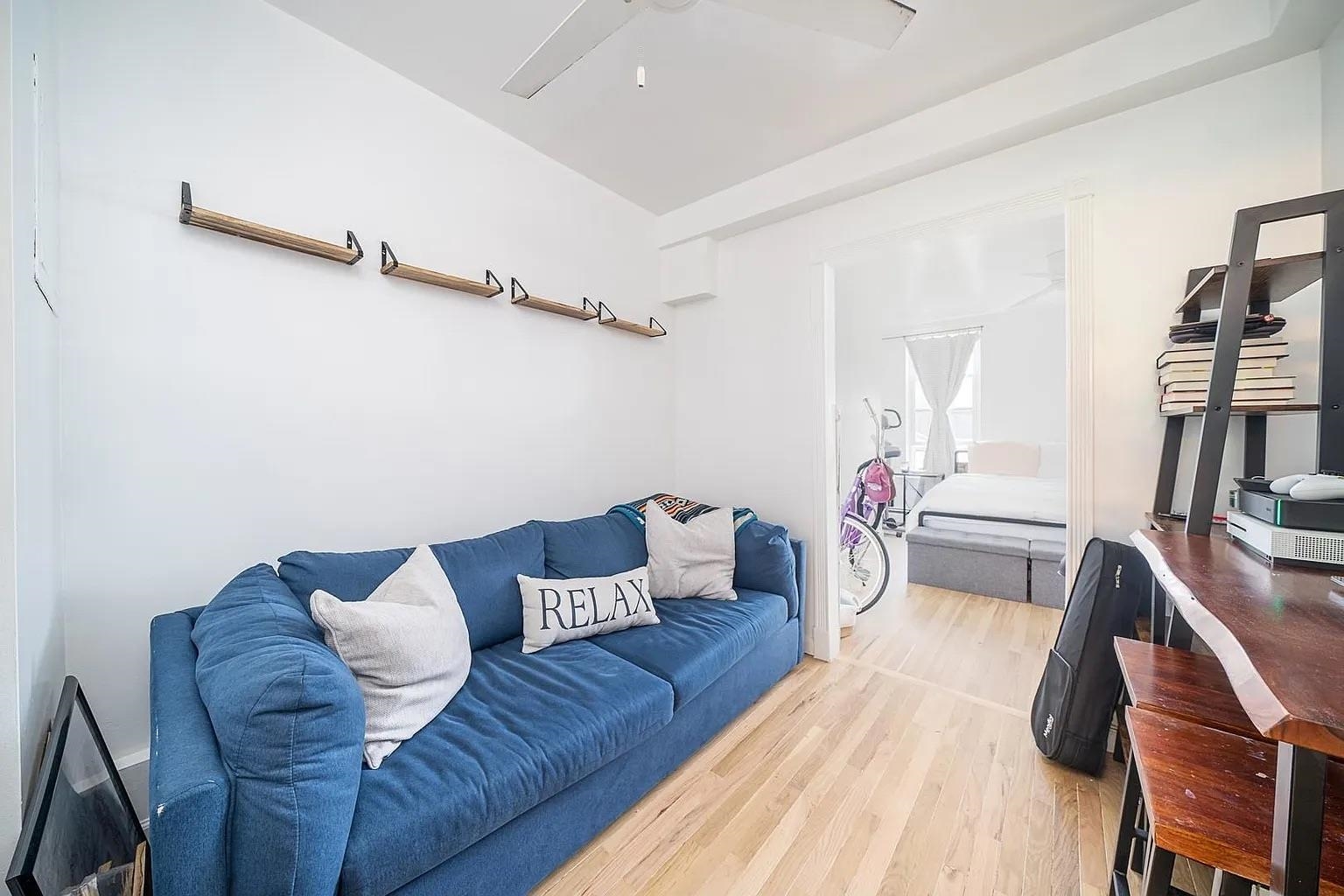 466 MONMOUTH ST Unit: 3R