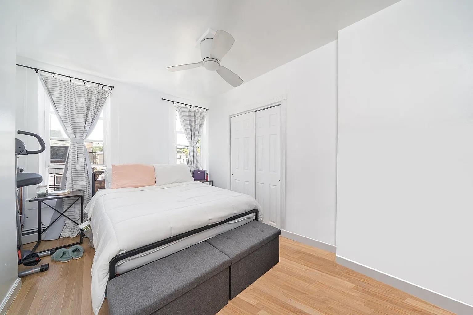 466 MONMOUTH ST Unit: 3R