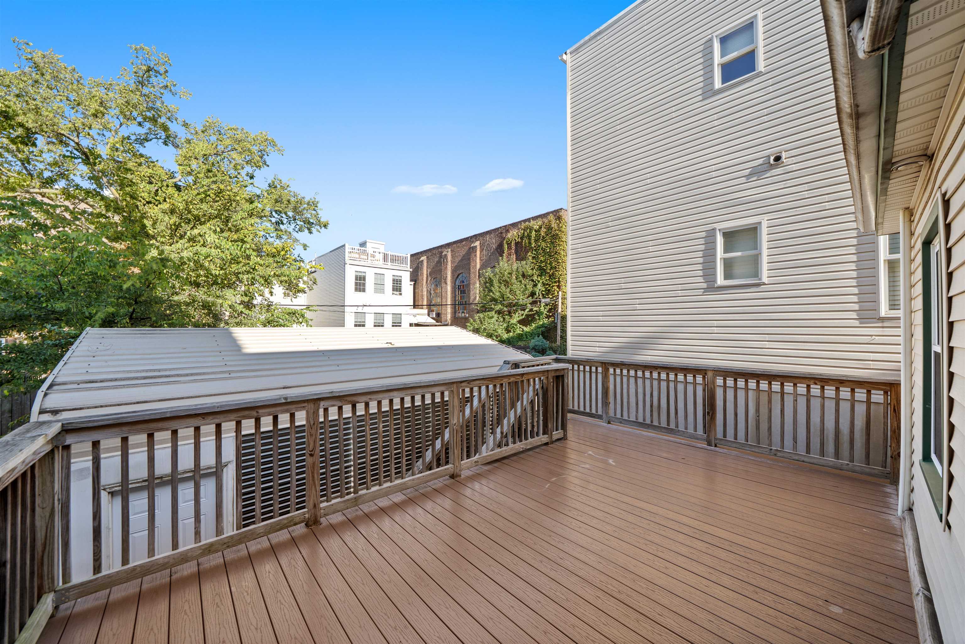 211 NEW YORK AVE Unit: 1