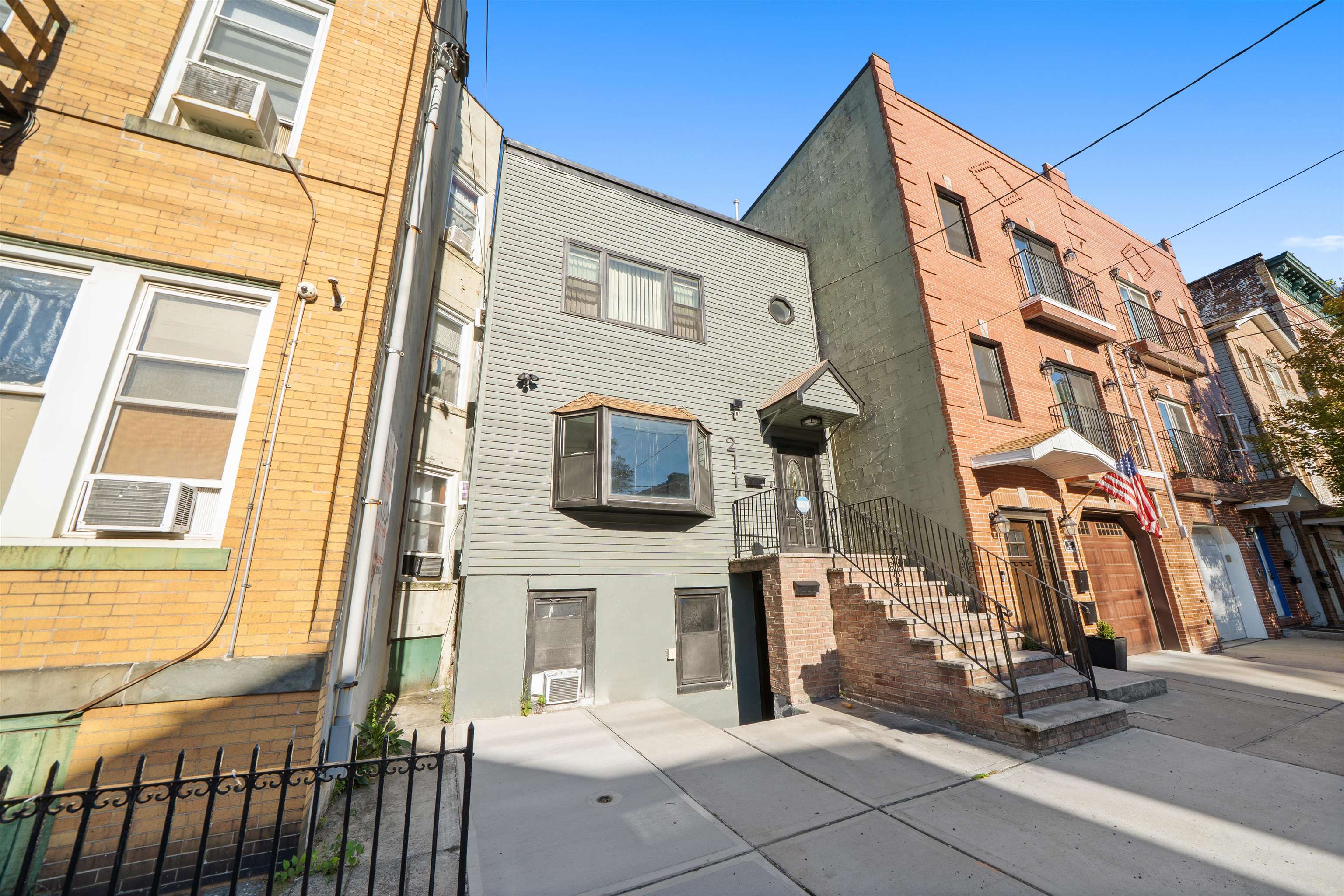 211 NEW YORK AVE Unit: 1