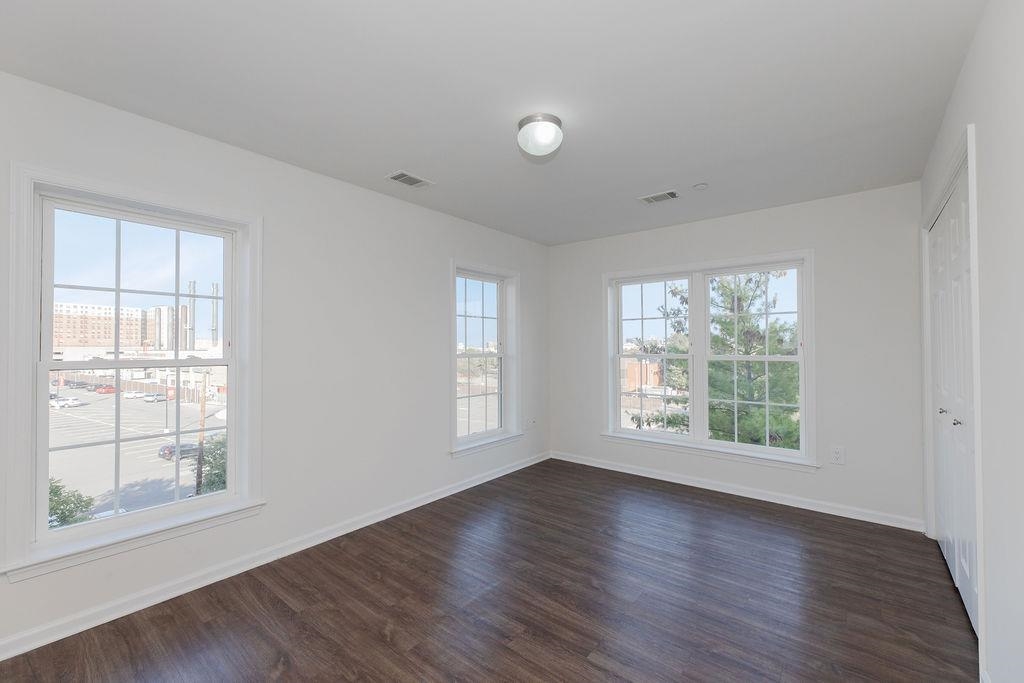 162-170 SOUTH ORANGE AVE Unit: 404