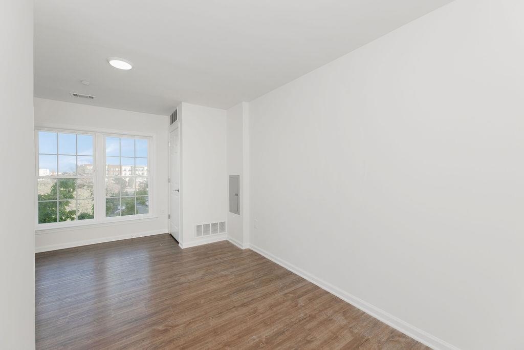 162-170 SOUTH ORANGE AVE Unit: 404