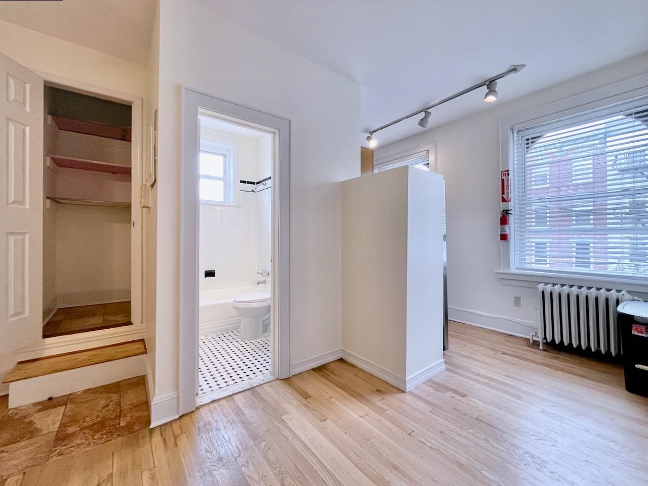 315 3RD ST Unit: 2F