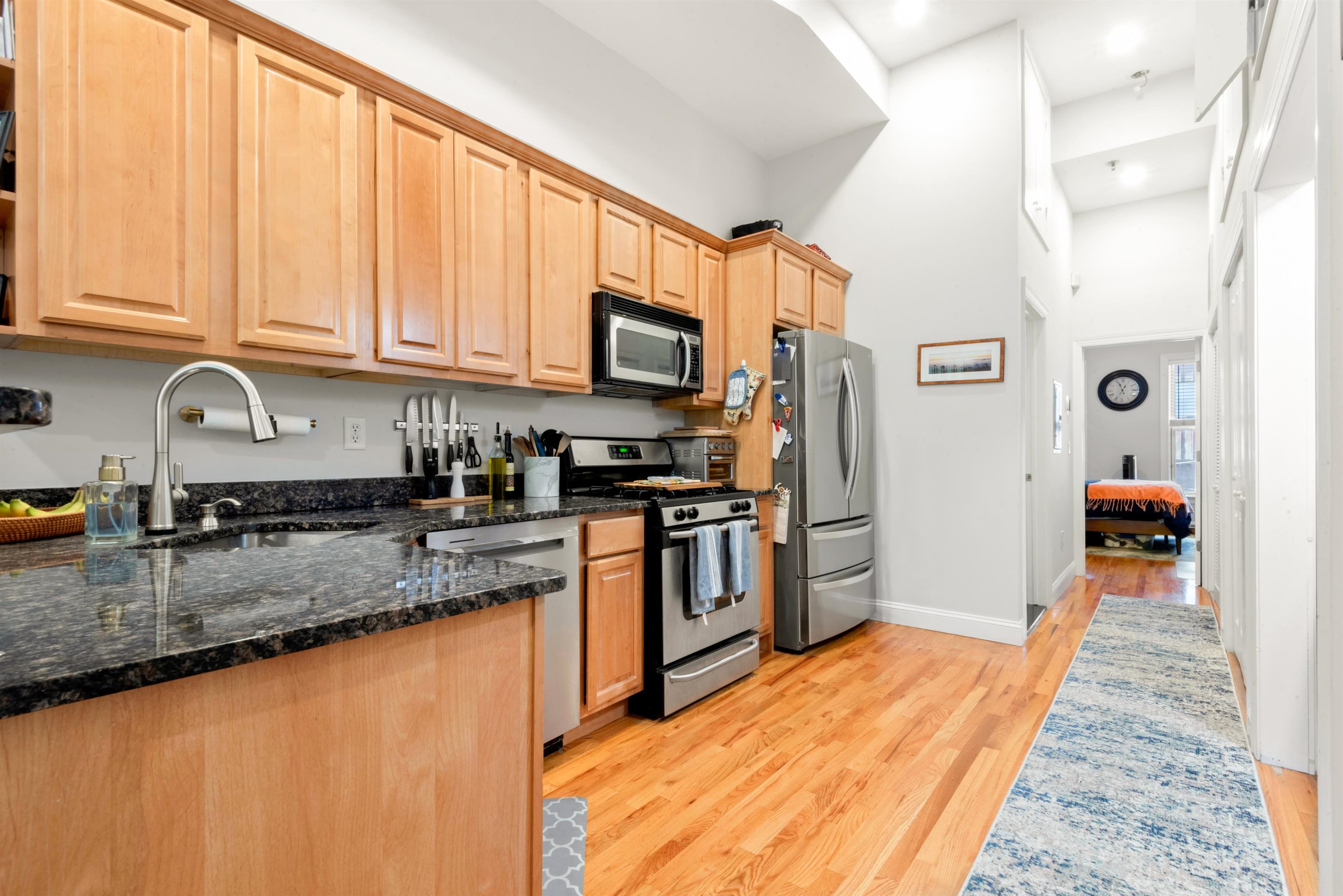 215 CLINTON ST Unit: 3R