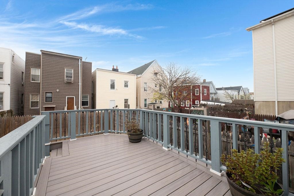 203 PEARSALL AVE