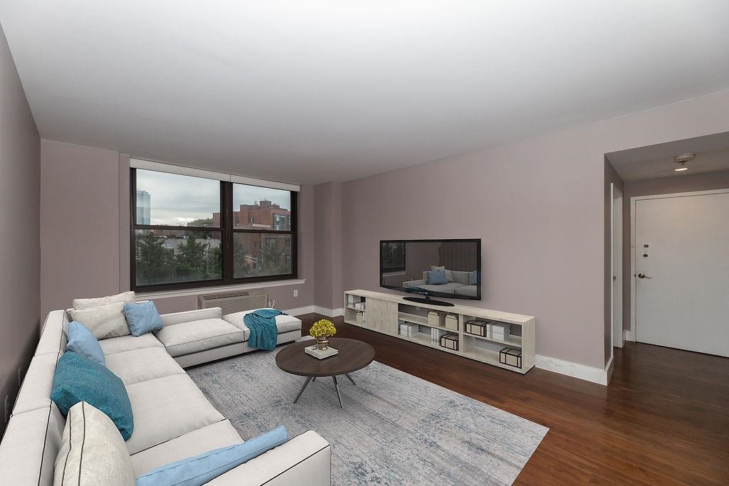 102 CHRISTOPHER COLUMBUS DR Unit: 306