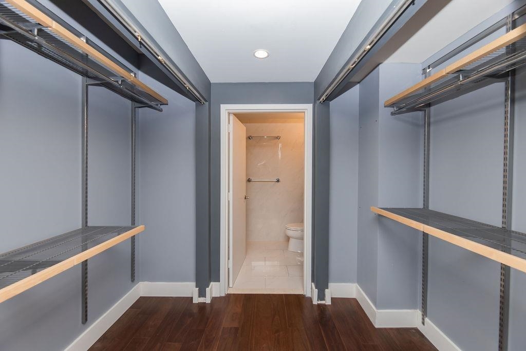 102 CHRISTOPHER COLUMBUS DR Unit: 306