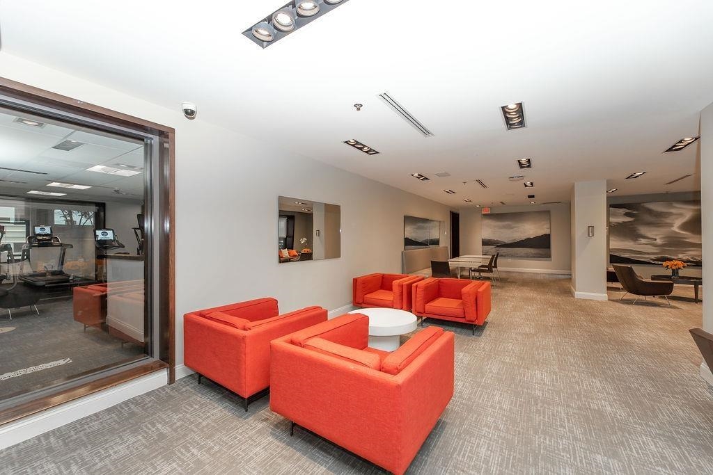 102 CHRISTOPHER COLUMBUS DR Unit: 306