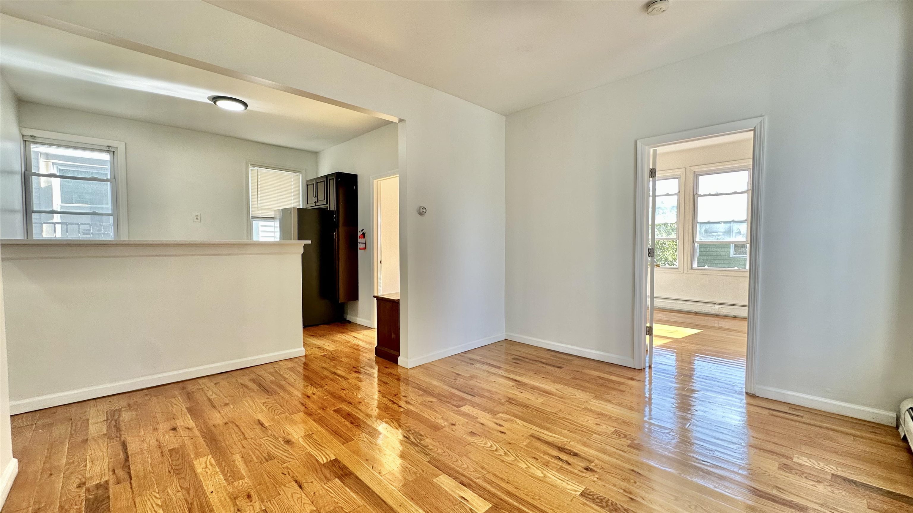 245 DUNCAN AVE Unit: 4