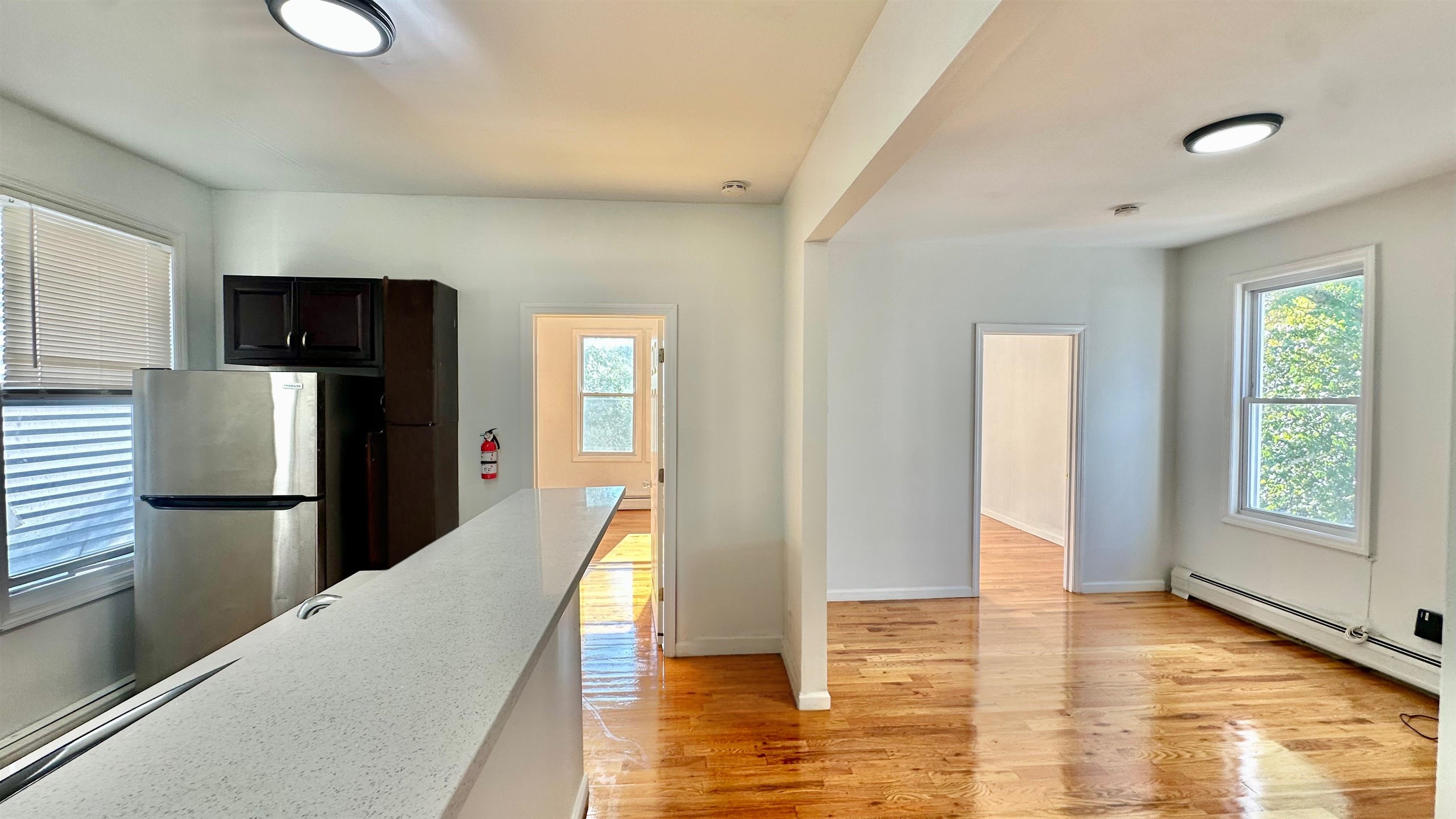 245 DUNCAN AVE Unit: 4