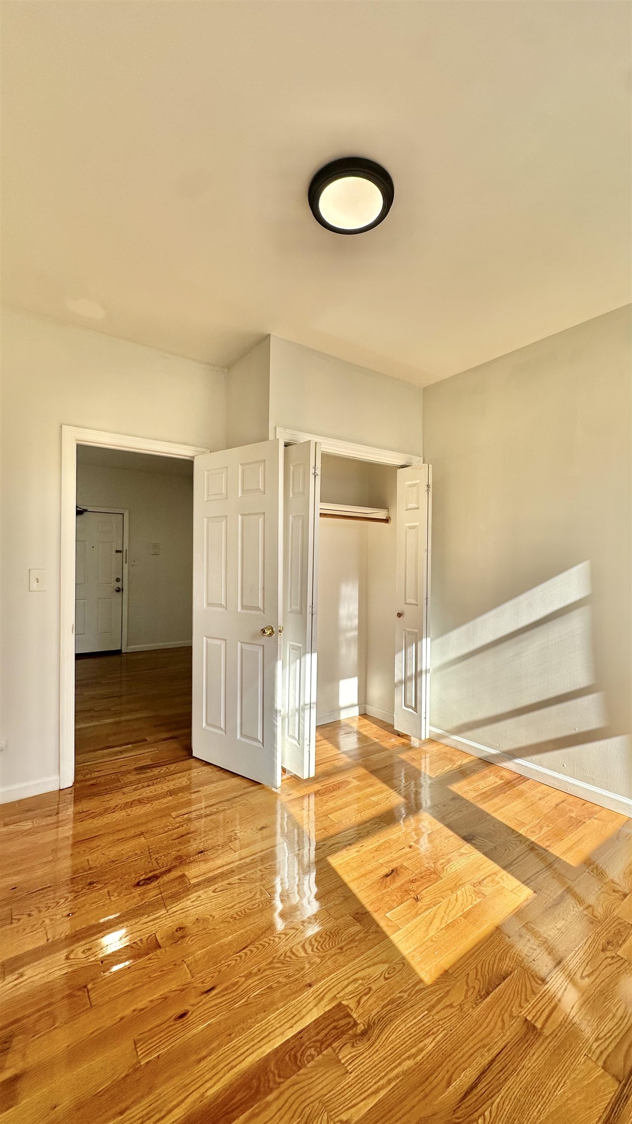 245 DUNCAN AVE Unit: 4