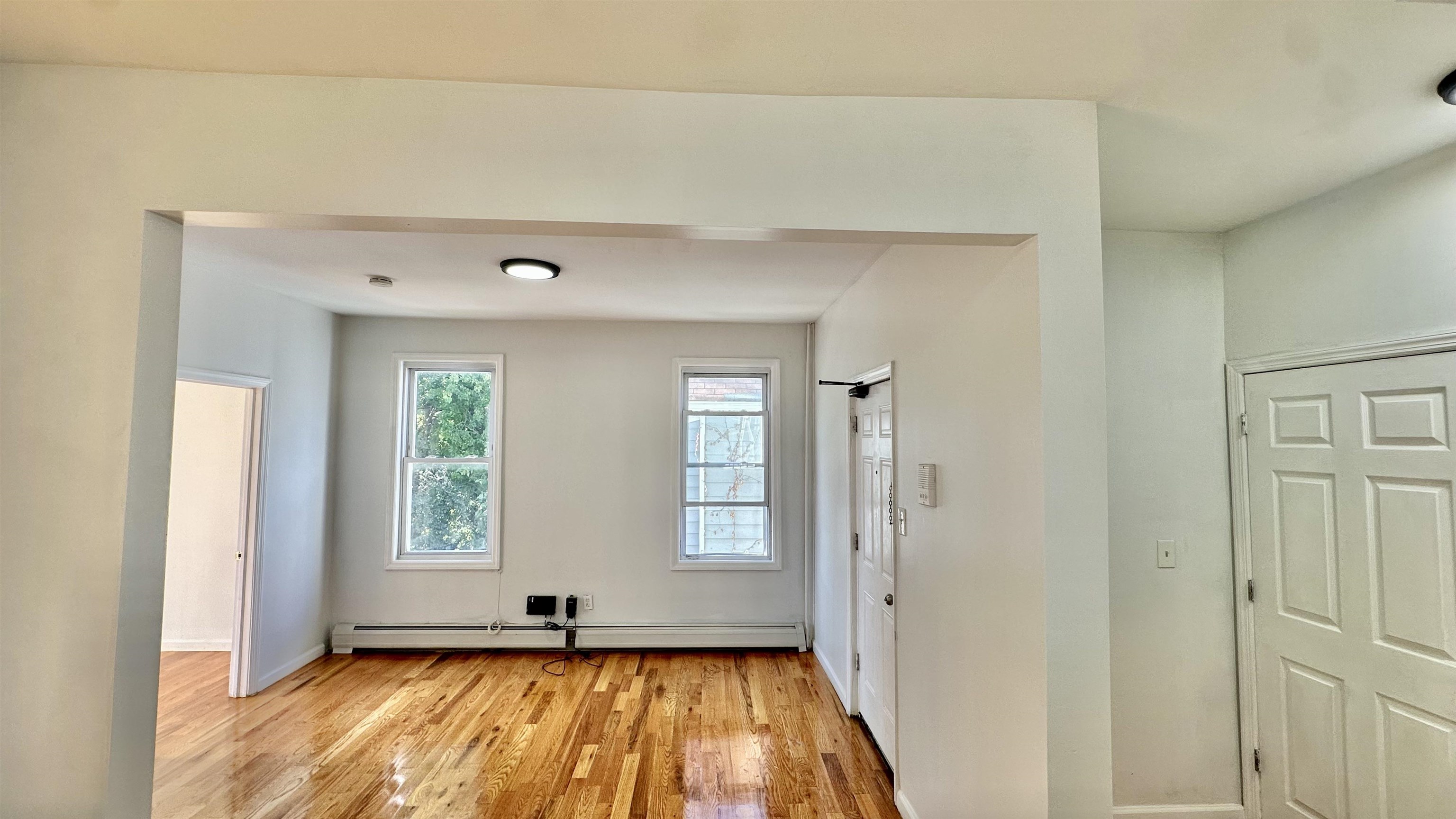 245 DUNCAN AVE Unit: 4