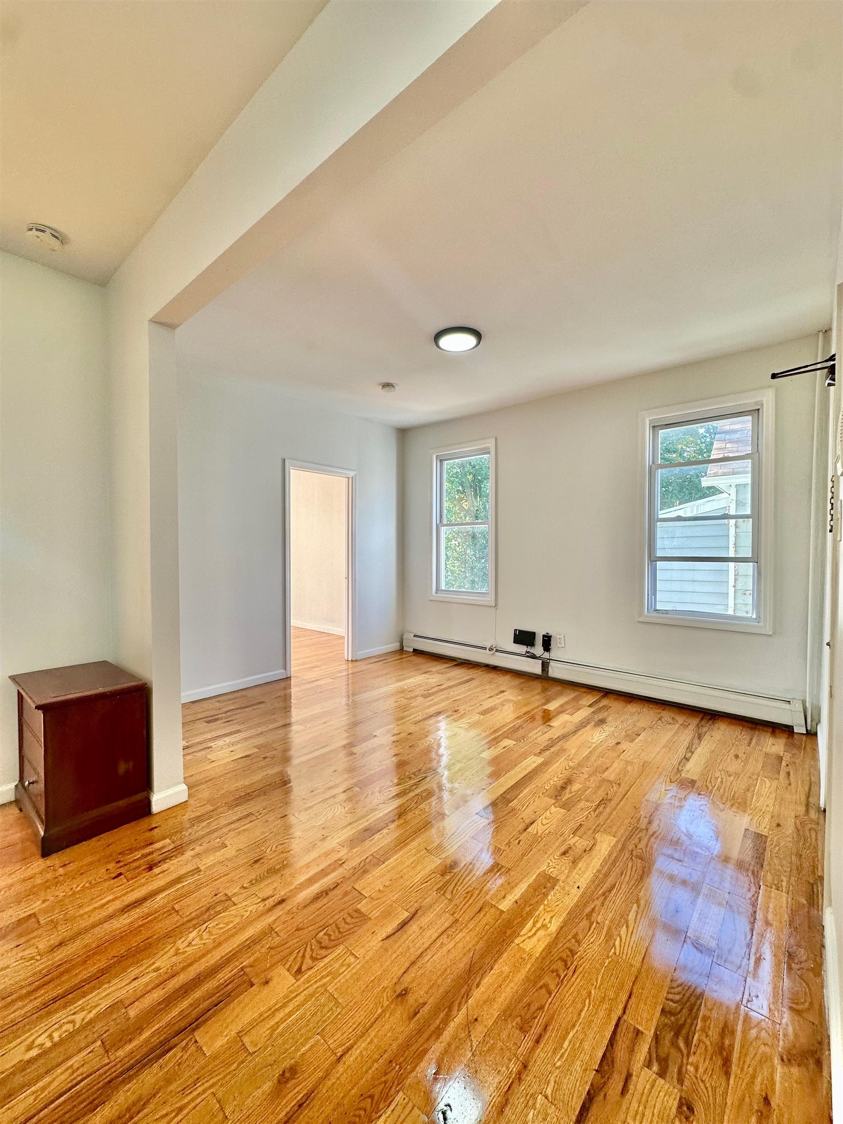 245 DUNCAN AVE Unit: 4