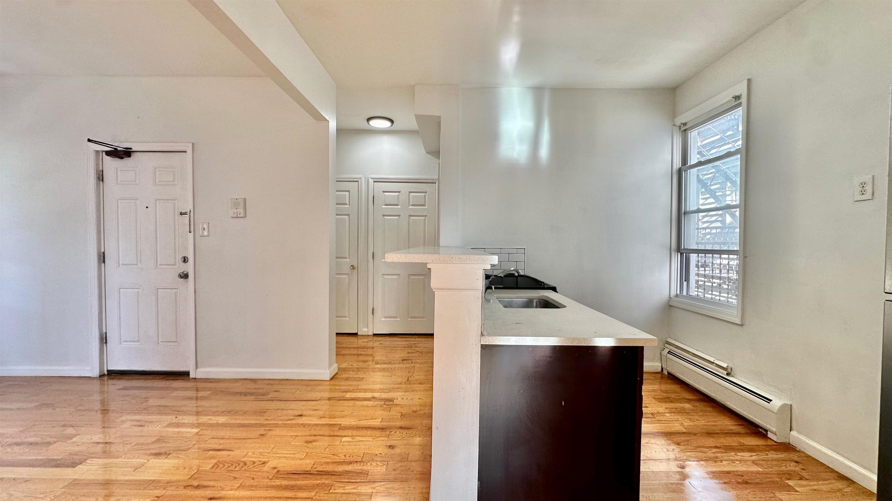 245 DUNCAN AVE Unit: 4